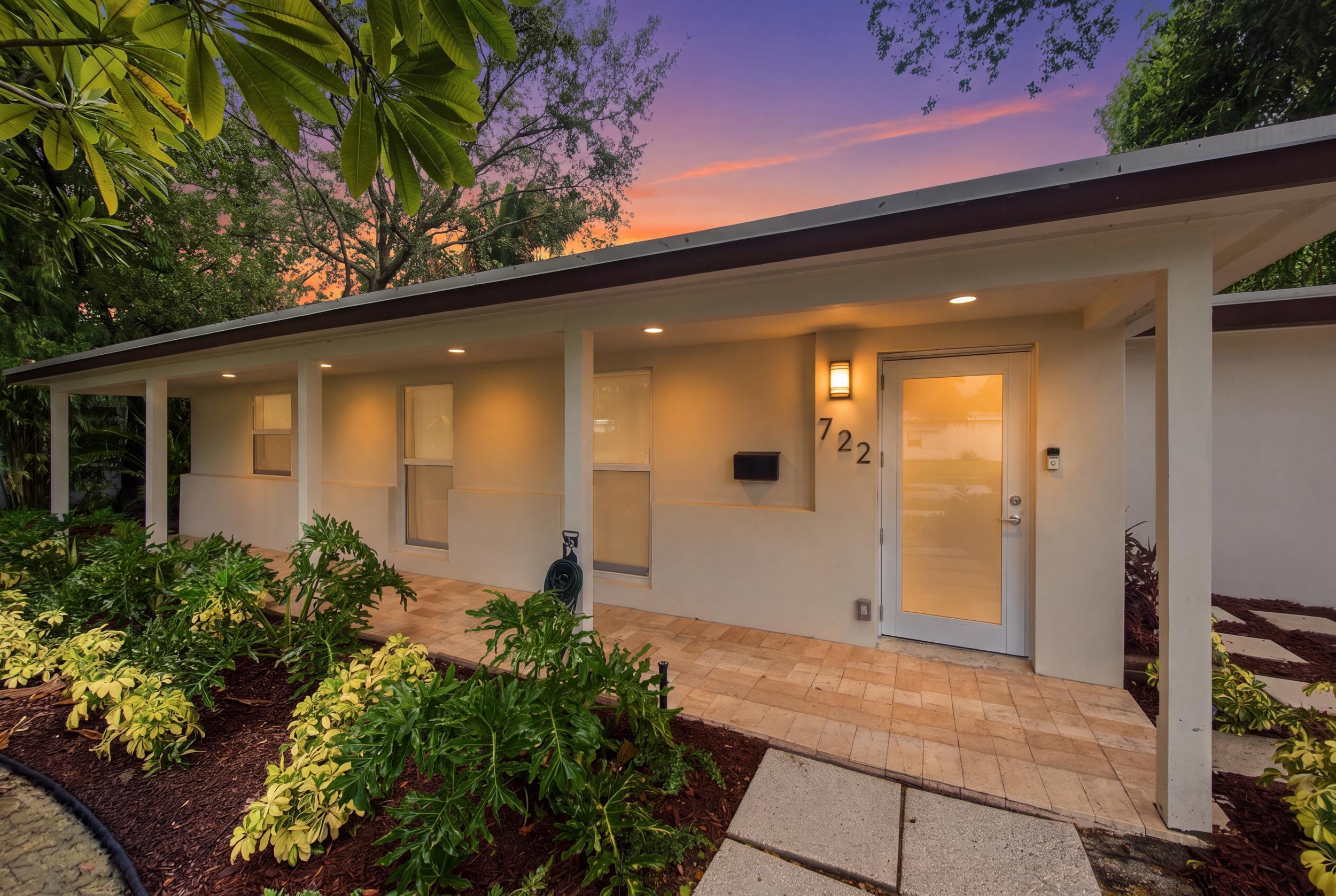 722 SW 16TH Court