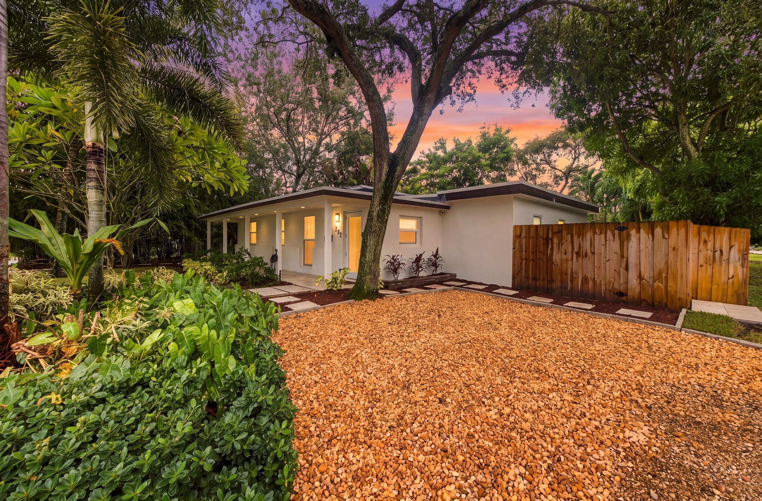 722 SW 16TH Court