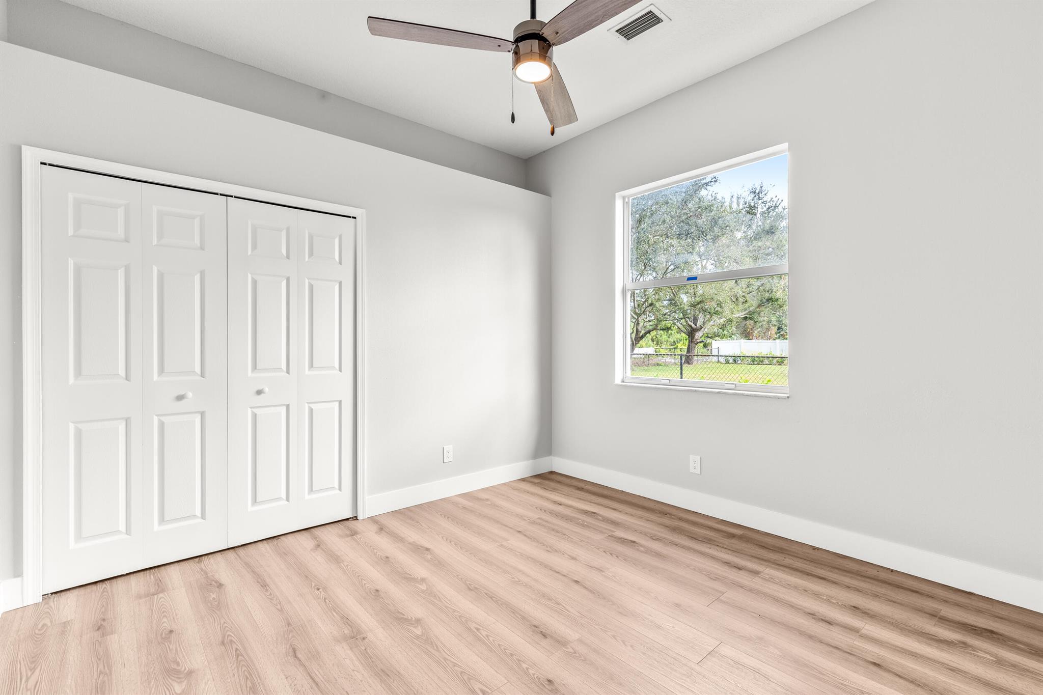 PALM LAKE GARDENS - Residential