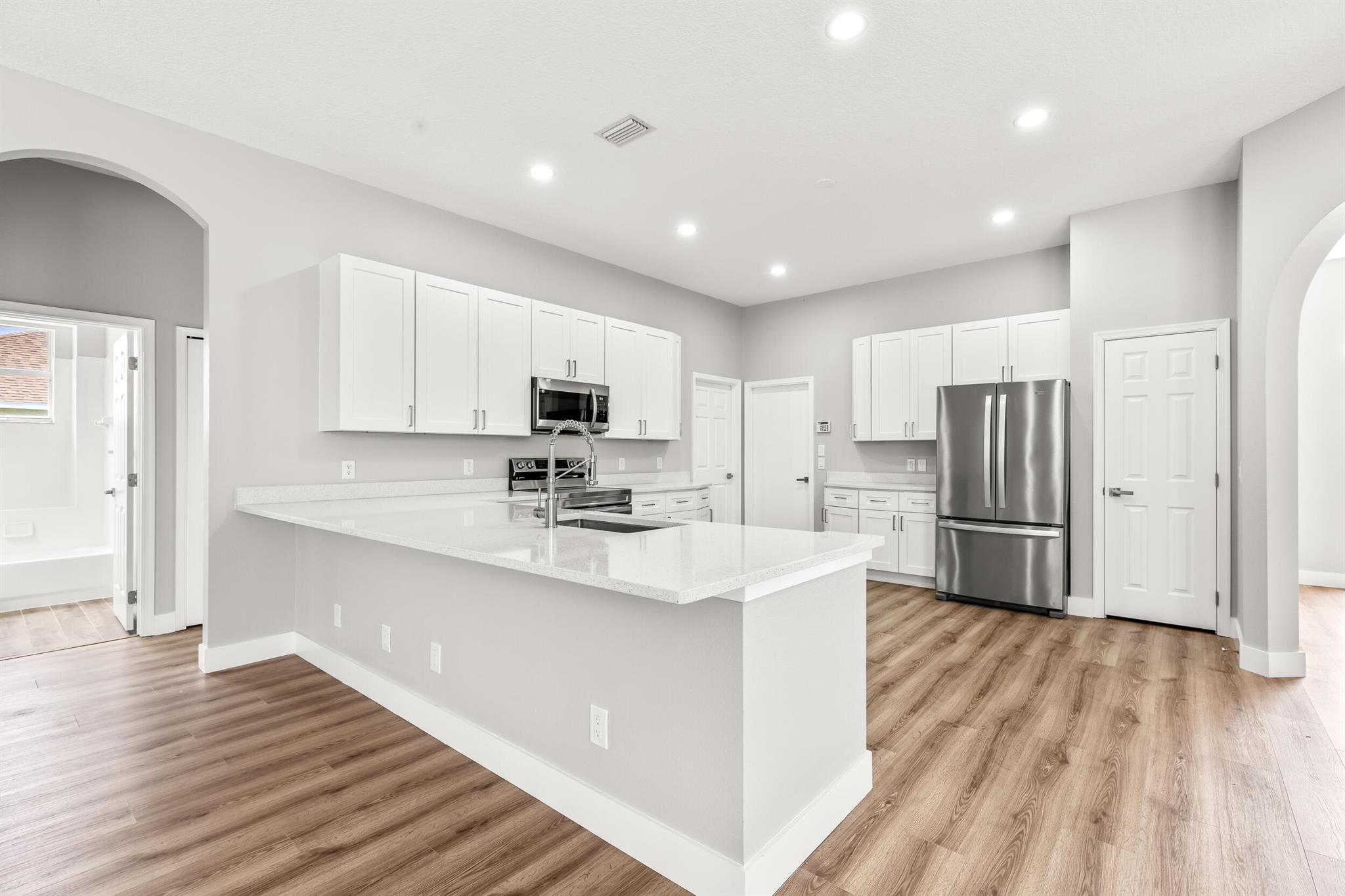 PALM LAKE GARDENS - Residential