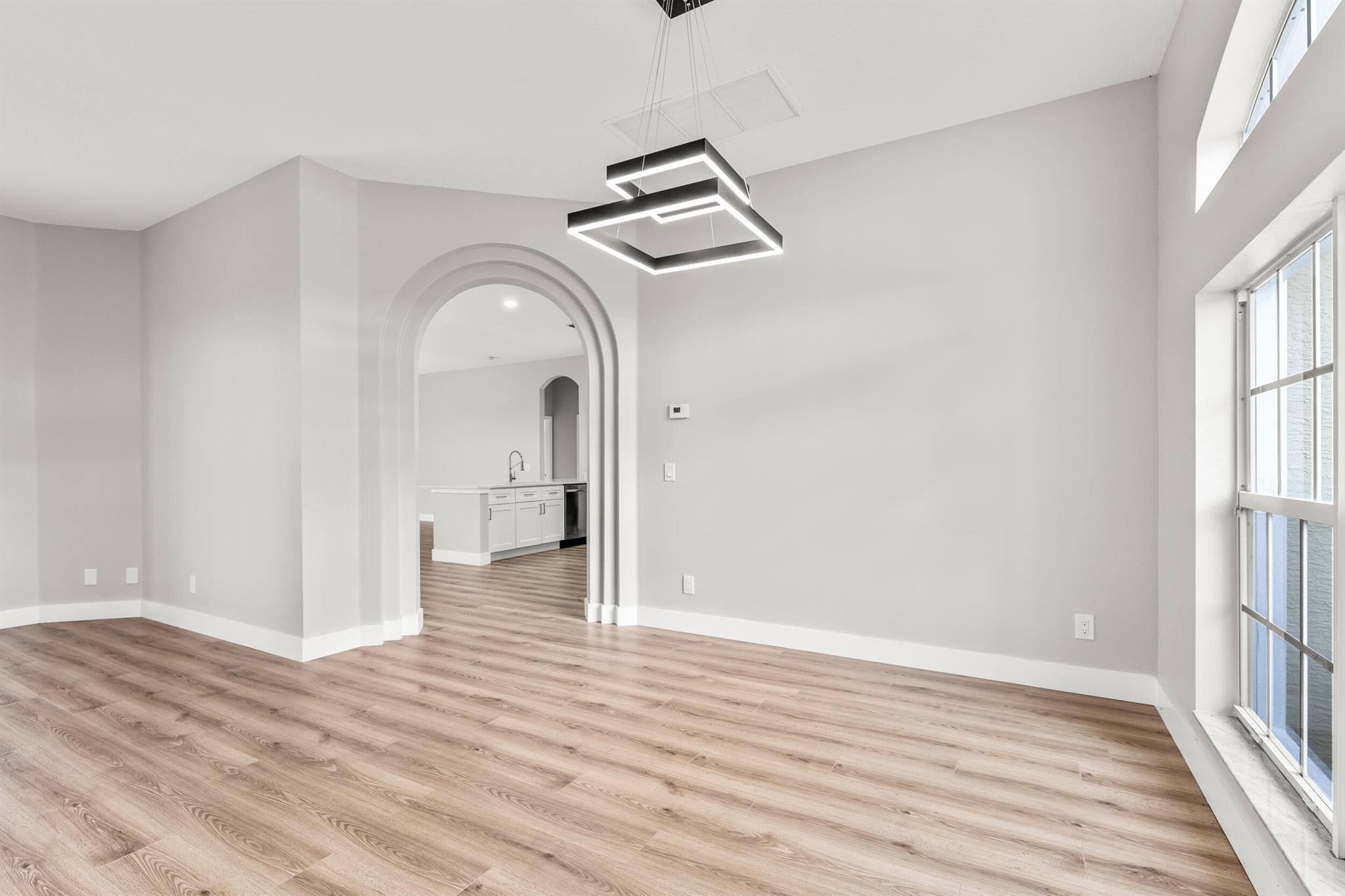 PALM LAKE GARDENS - Residential