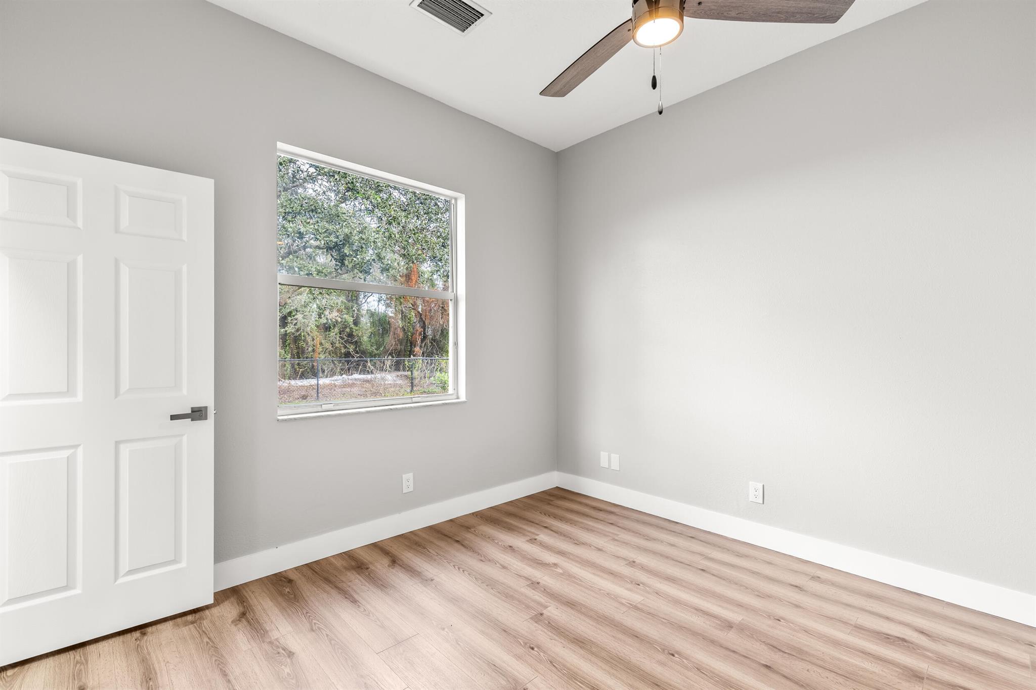 PALM LAKE GARDENS - Residential