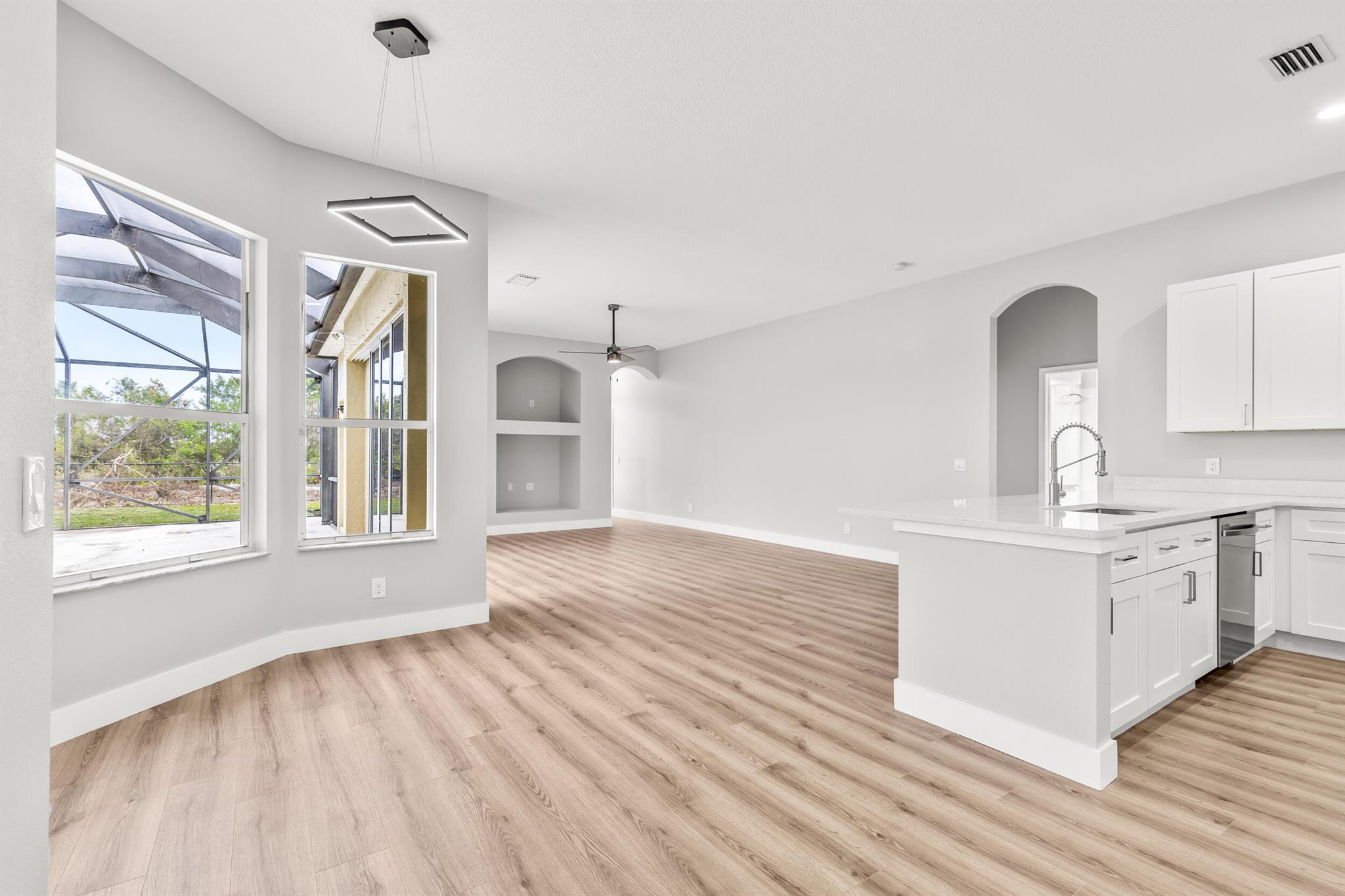 PALM LAKE GARDENS - Residential