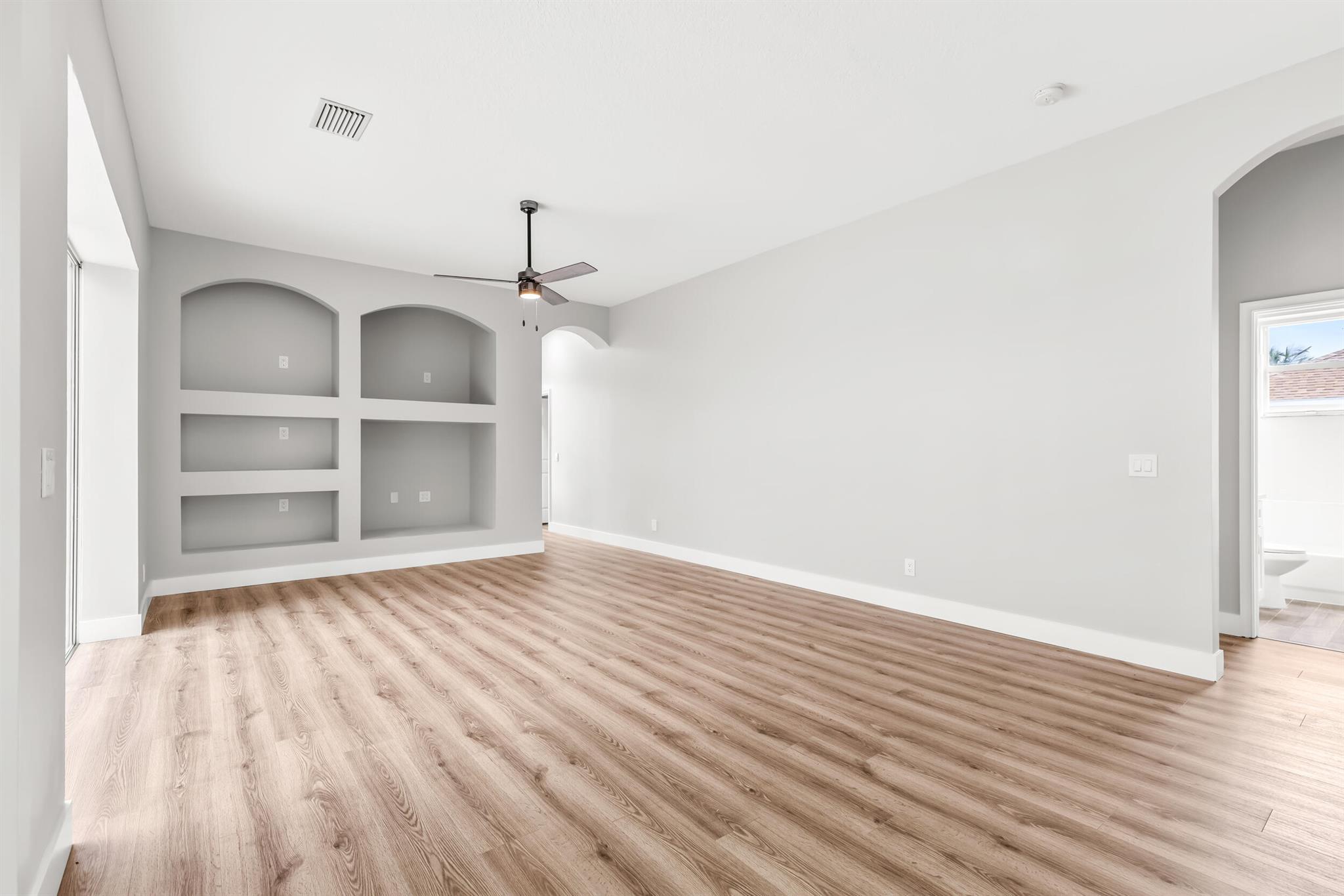 PALM LAKE GARDENS - Residential