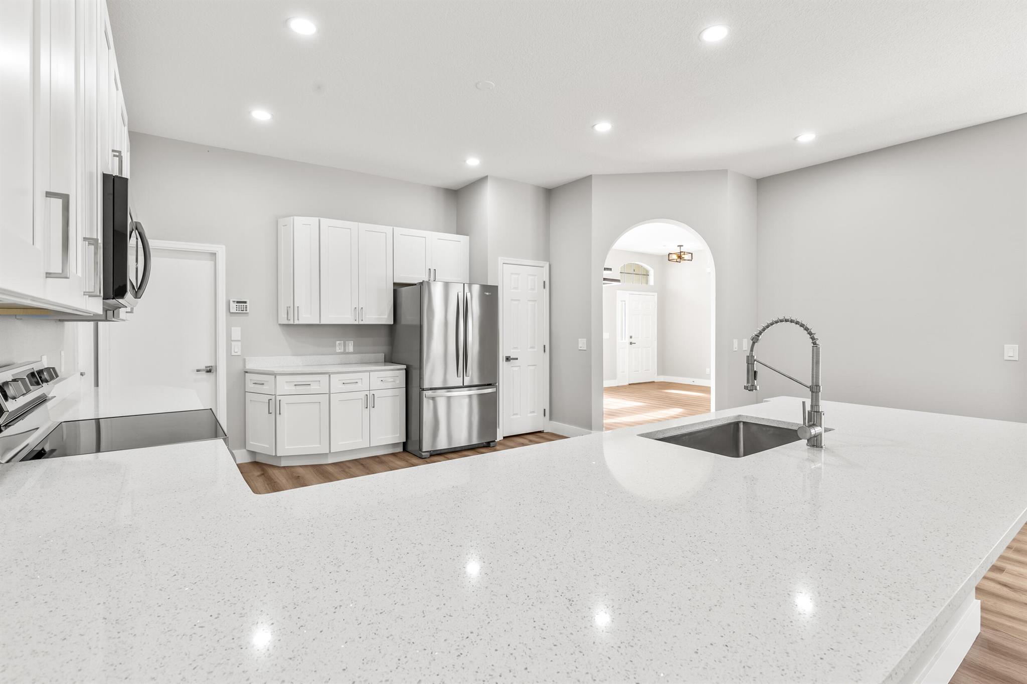 PALM LAKE GARDENS - Residential