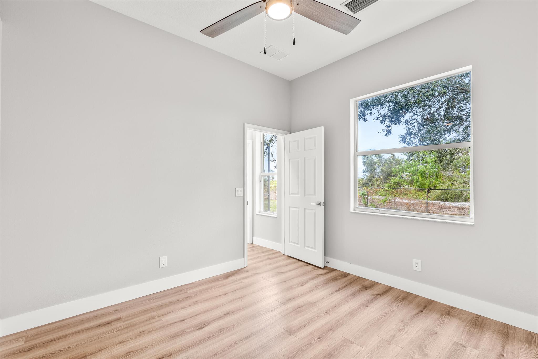 PALM LAKE GARDENS - Residential