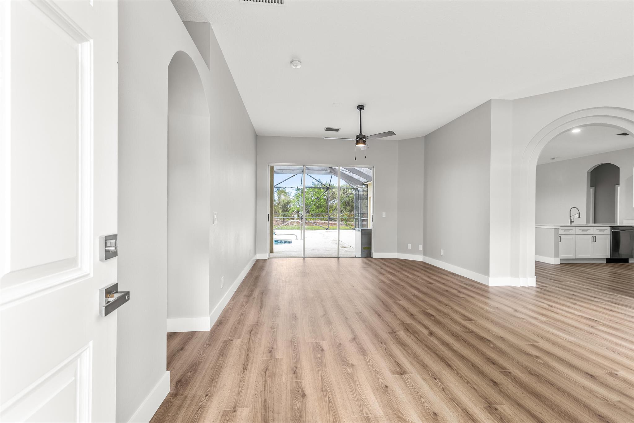 PALM LAKE GARDENS - Residential