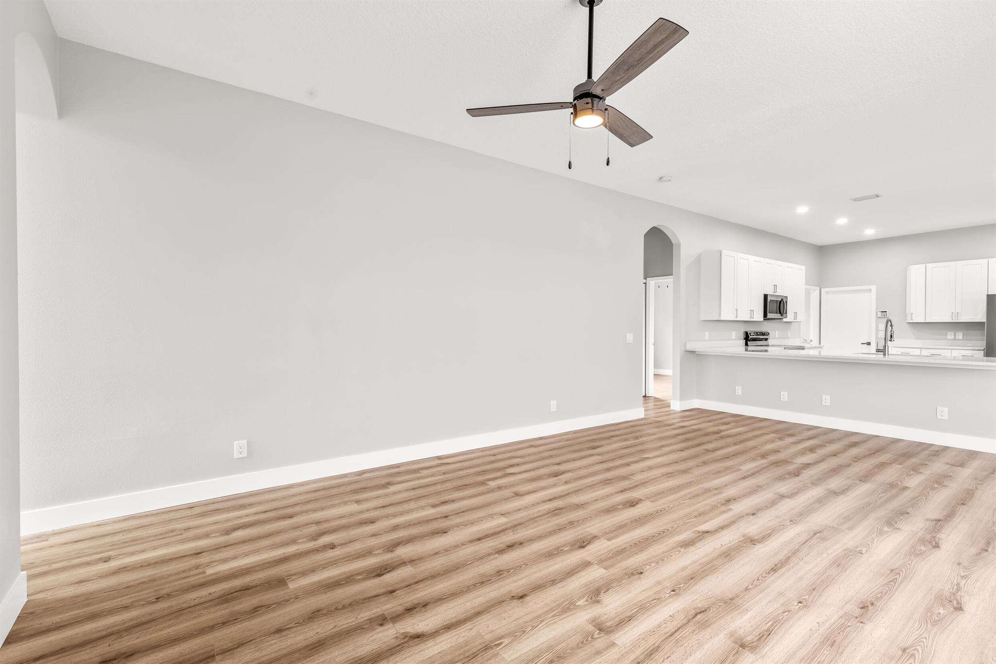 PALM LAKE GARDENS - Residential