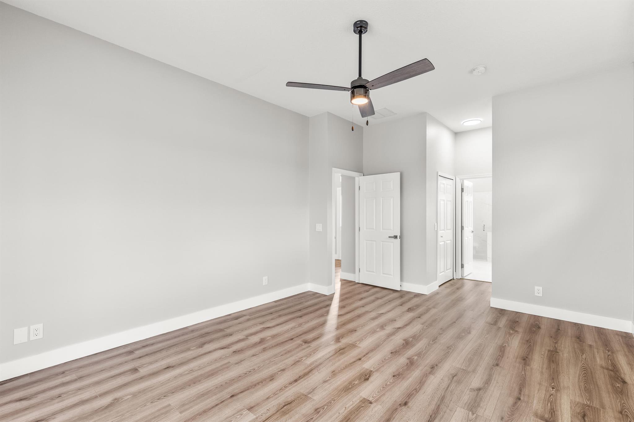 PALM LAKE GARDENS - Residential