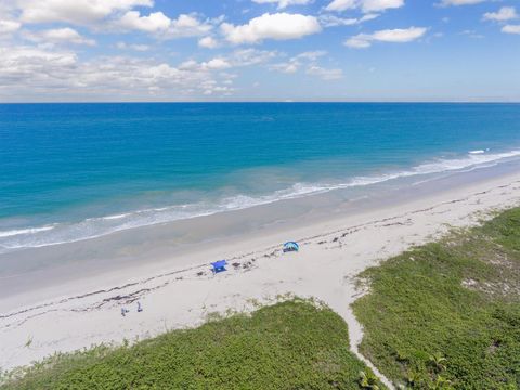 A home in Hutchinson Island