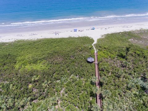 A home in Hutchinson Island