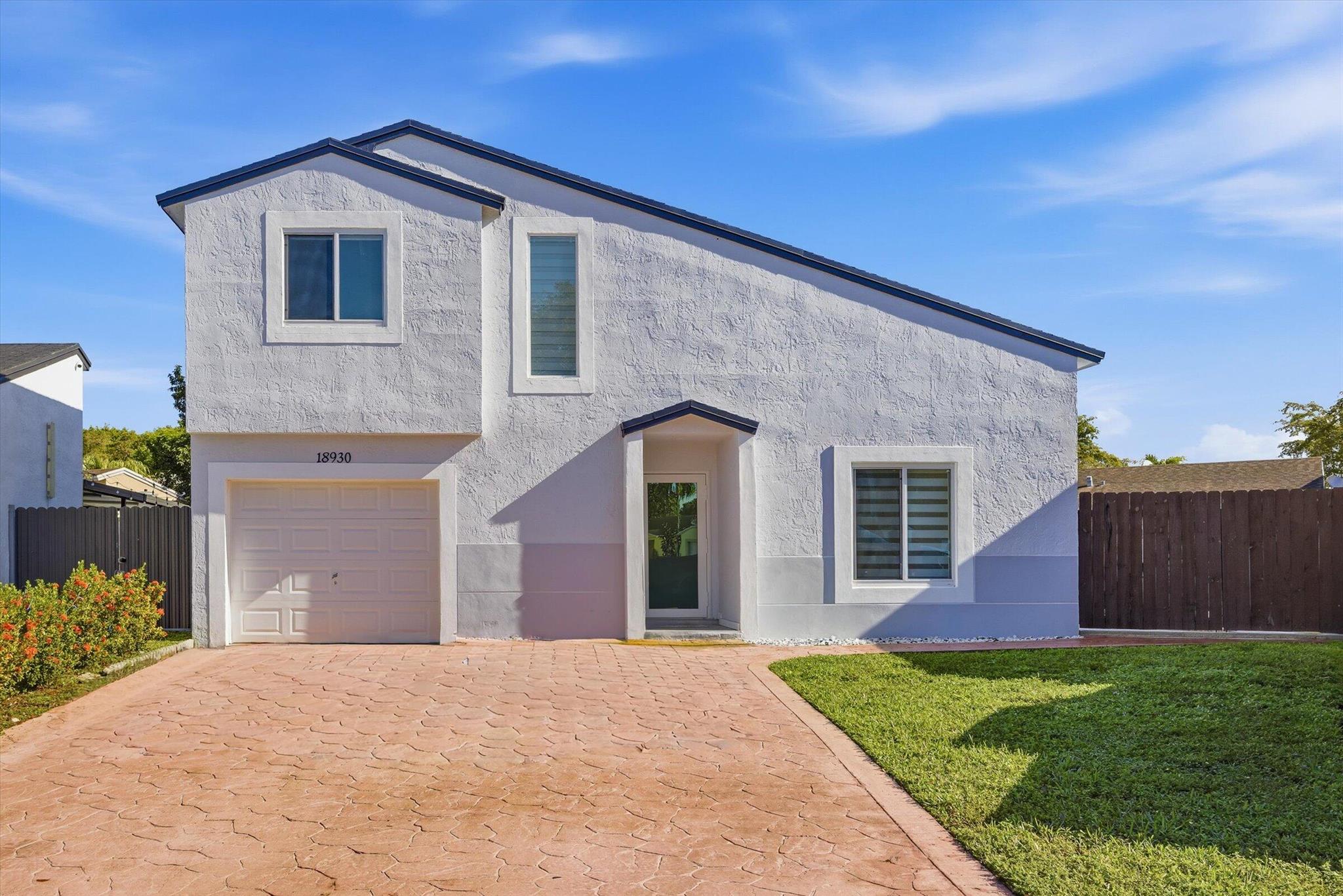 COUNTRY LAKE HOMES 1ST AD - Residential