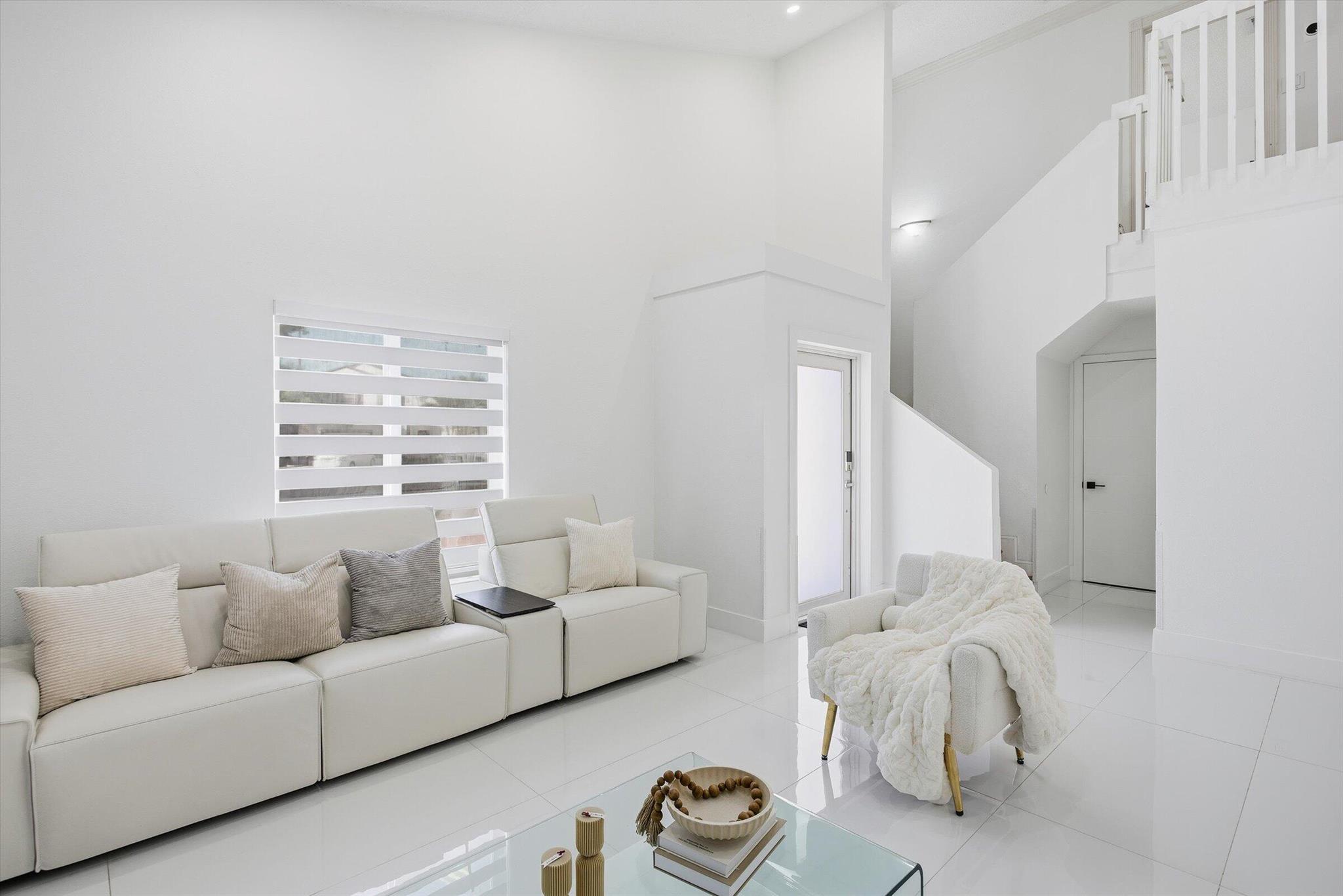 COUNTRY LAKE HOMES 1ST AD - Residential