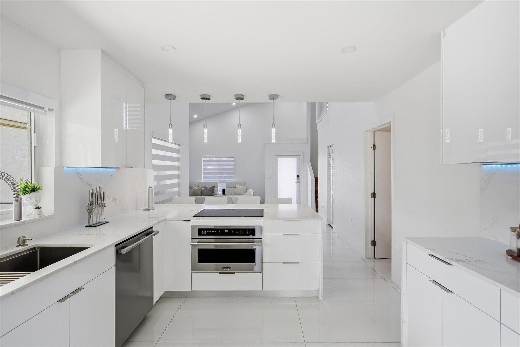 COUNTRY LAKE HOMES 1ST AD - Residential