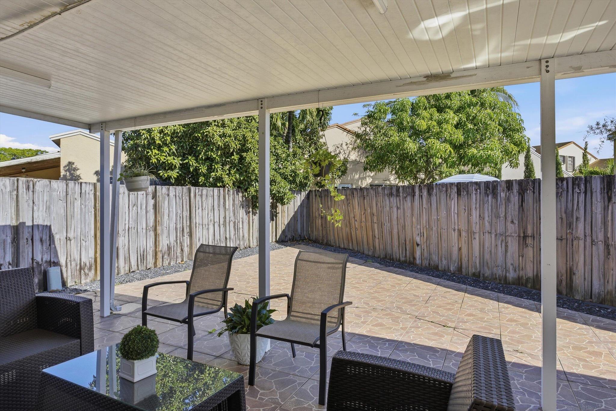 COUNTRY LAKE HOMES 1ST AD - Residential