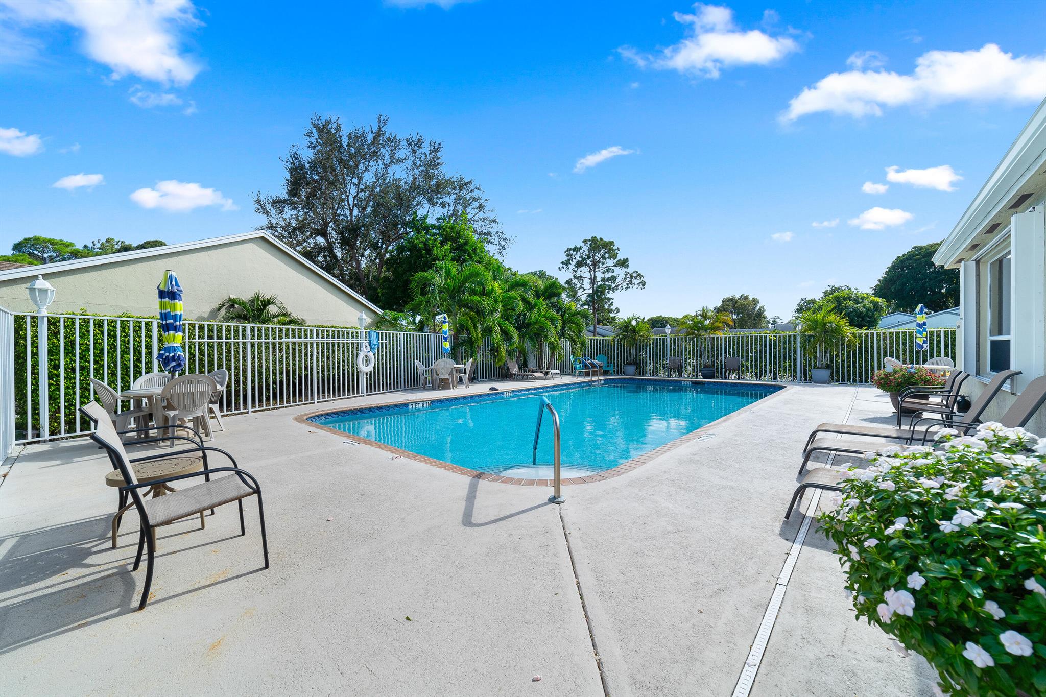 VILLAGES OF WOODLAKE 4 - Residential