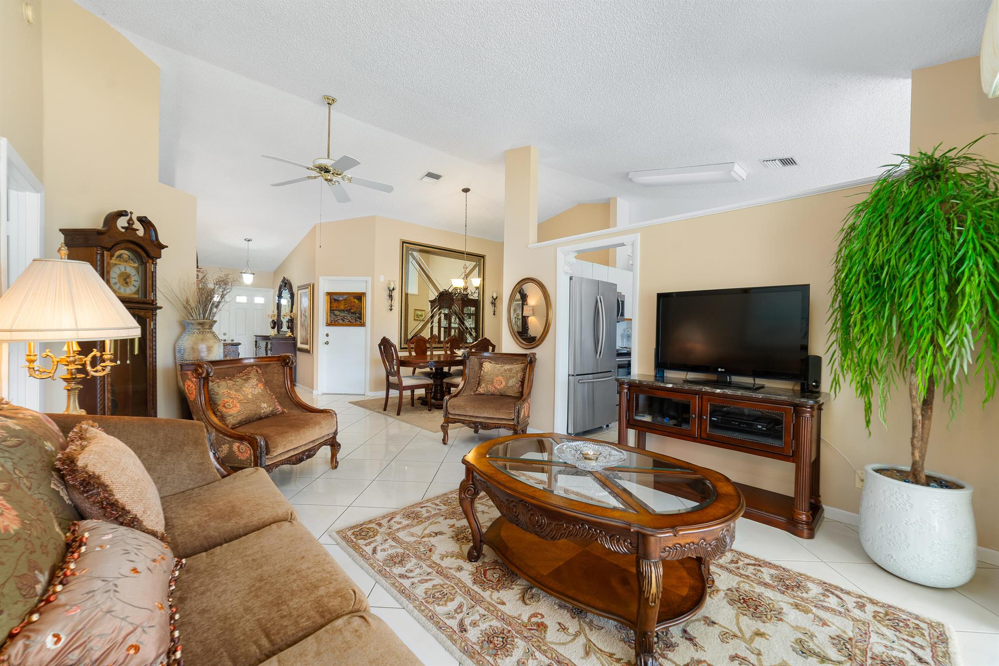 VILLAGES OF WOODLAKE 4 - Residential