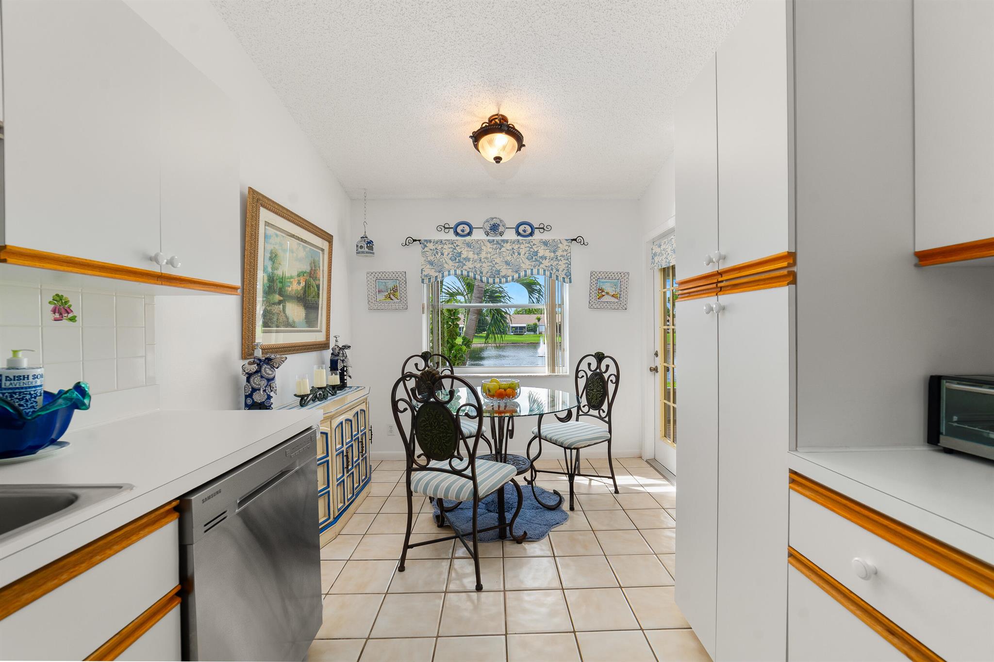 VILLAGES OF WOODLAKE 4 - Residential