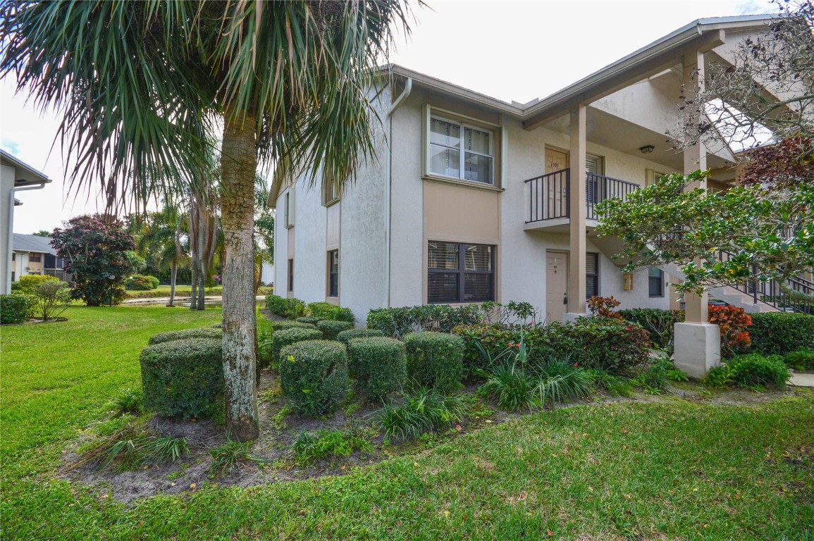 3151 SE Aster Lane 1301, Stuart, FL, 34994/$229,900 2 3151 SE Aster Lane 1301