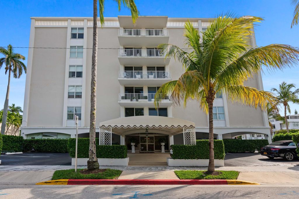 Photo of 354 Chilean Avenue #D, Palm Beach, FL 33480 (MLS # R11090646)