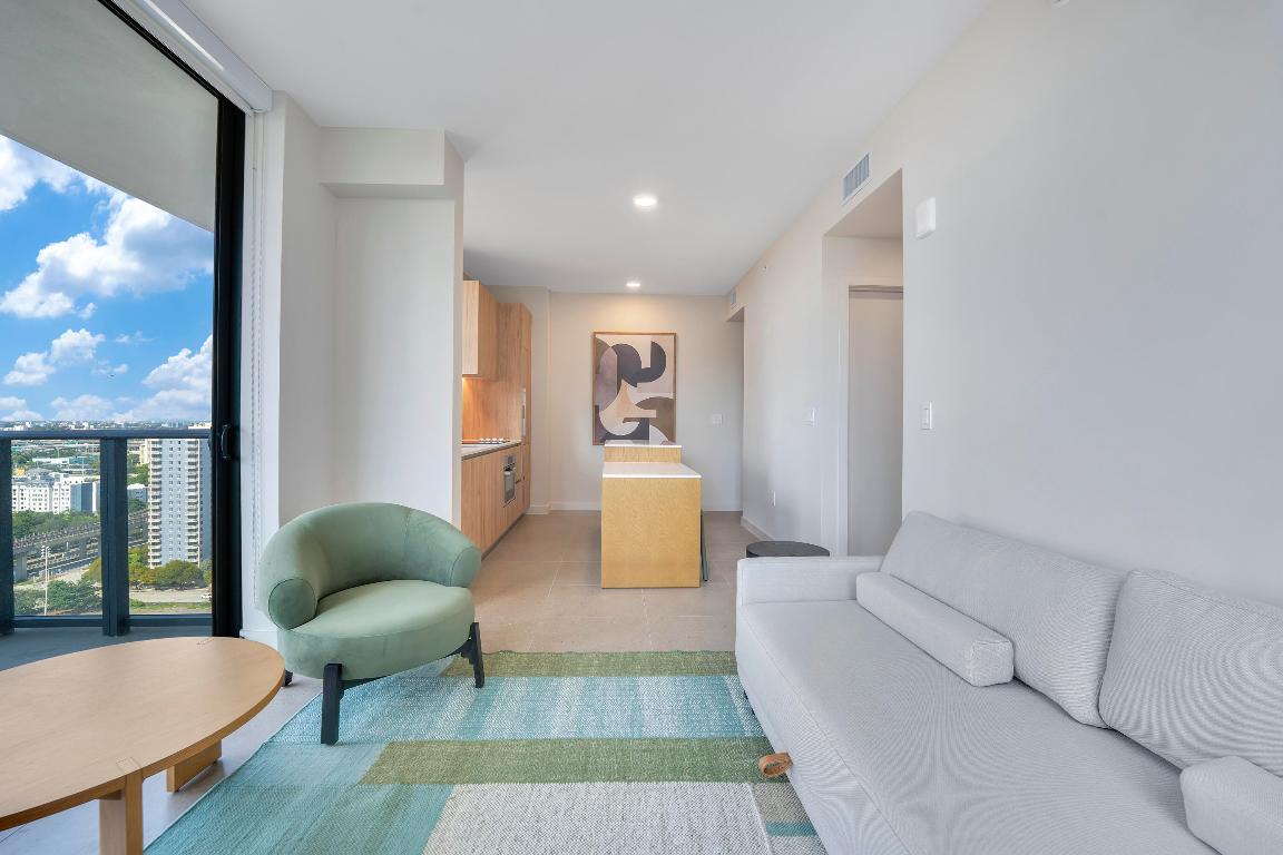 11 NE 6th Street 2201