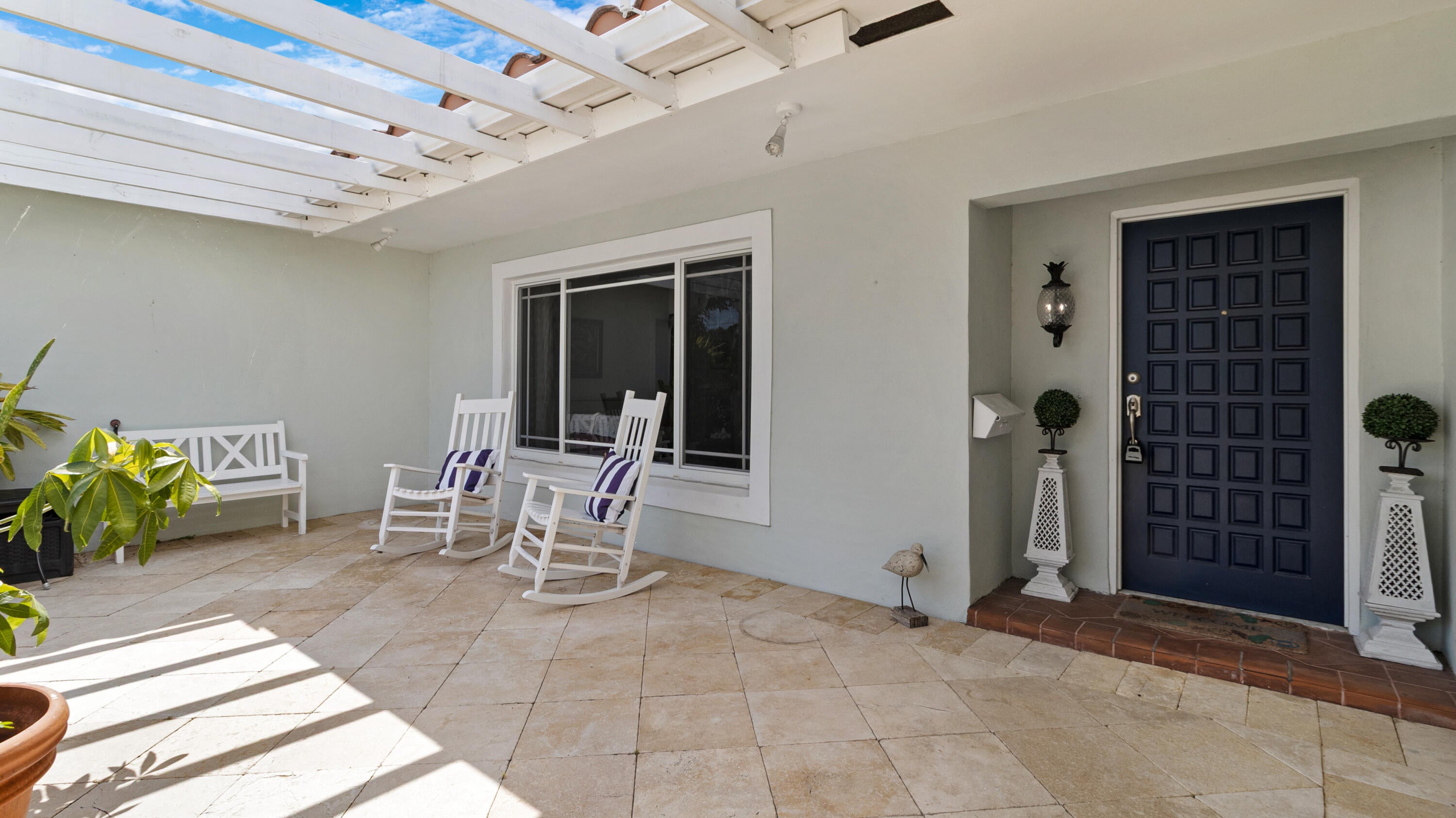 2750 NE 8TH Court
