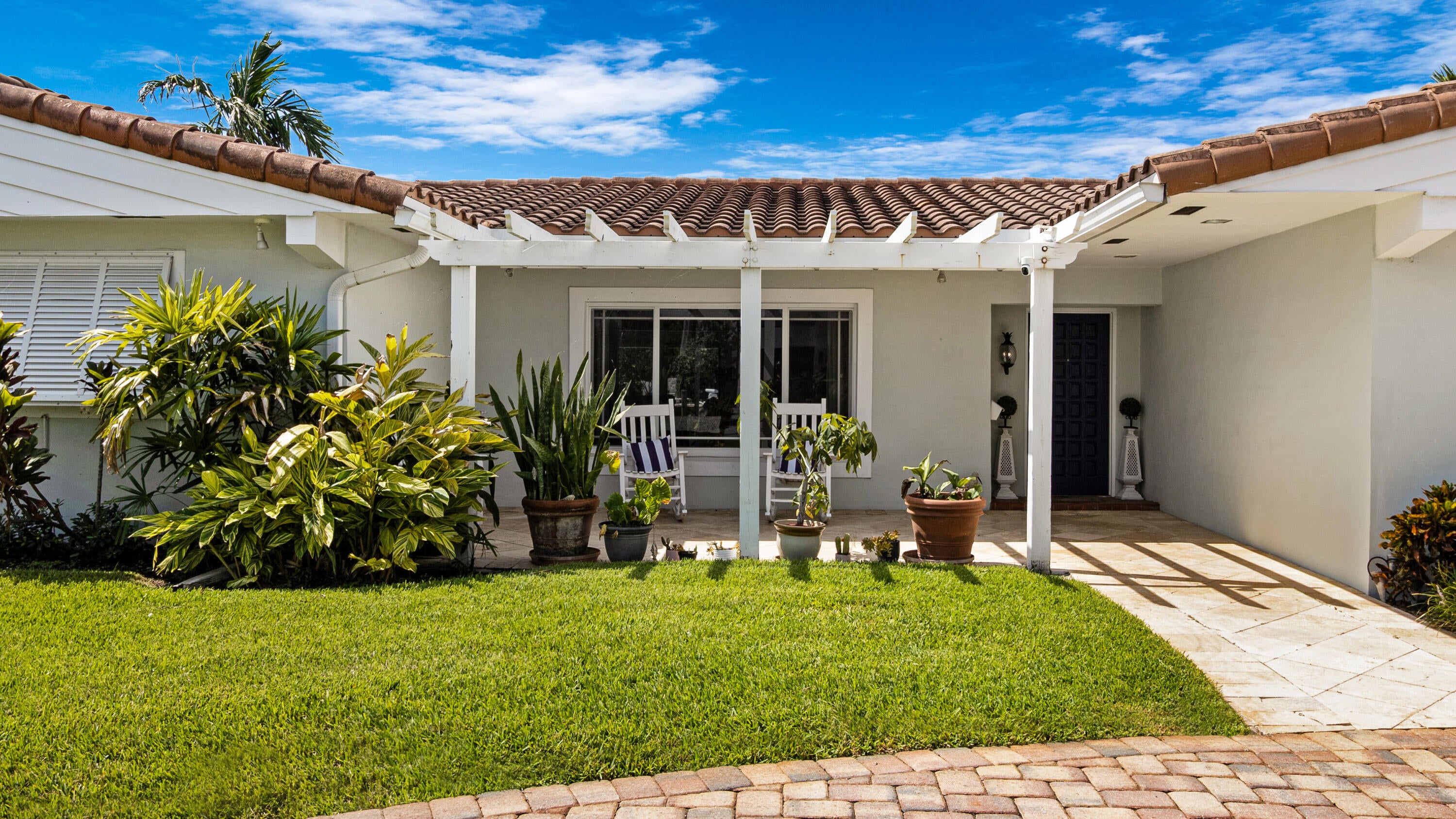 2750 NE 8TH Court