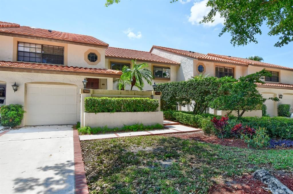 Photo of 7933 La Mirada Drive, Boca Raton, FL 33433 (MLS # R10879047)