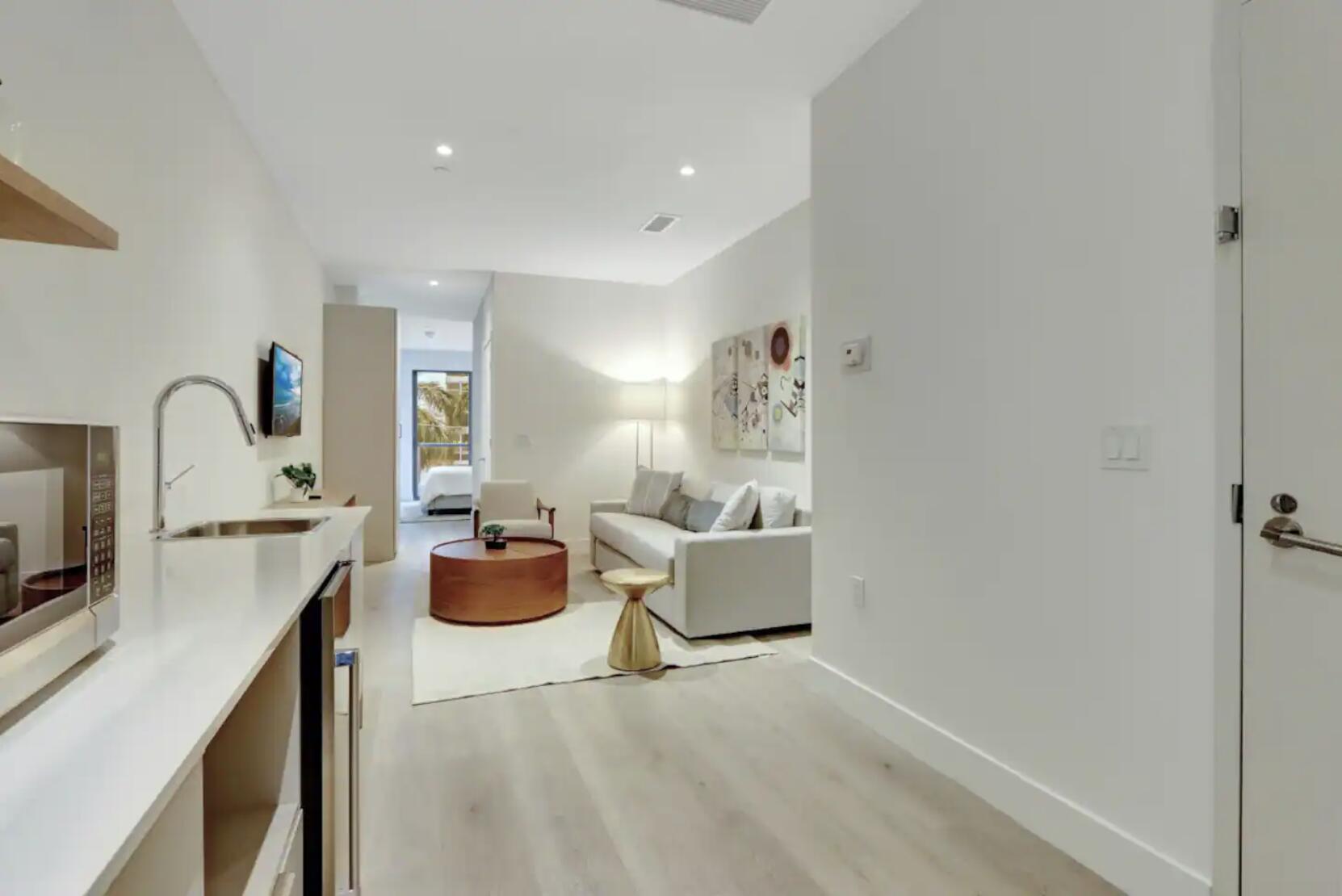 229 SW 9th Street 201