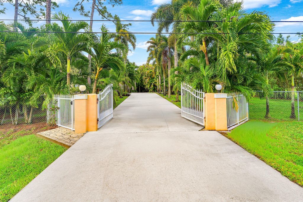 Photo of 12328 85th Road N, West Palm Beach, FL 33412 (MLS # B26018044)