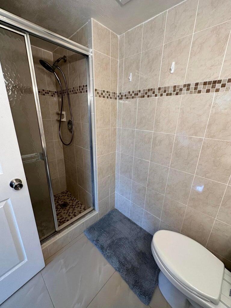 VILLAGES OF ORIOLE BONAIR - Residential Lease