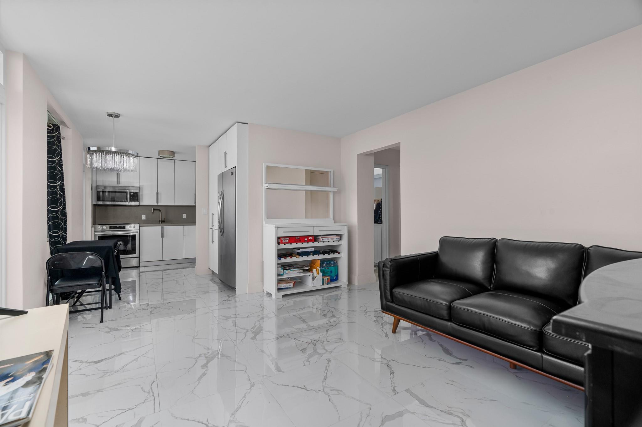 2400 NE 9th St 501