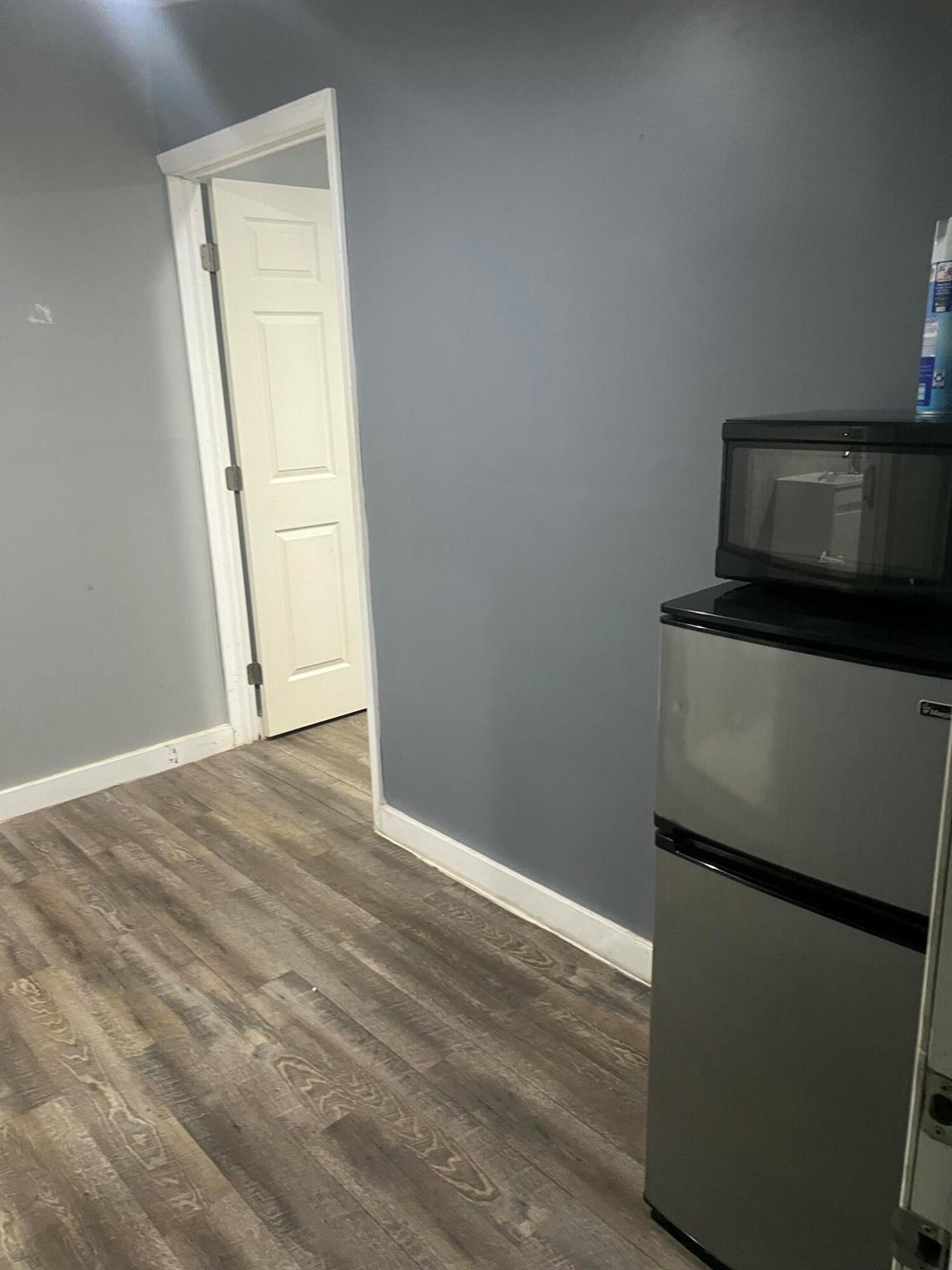 DRIFTWOOD PLAZA - Residential Lease