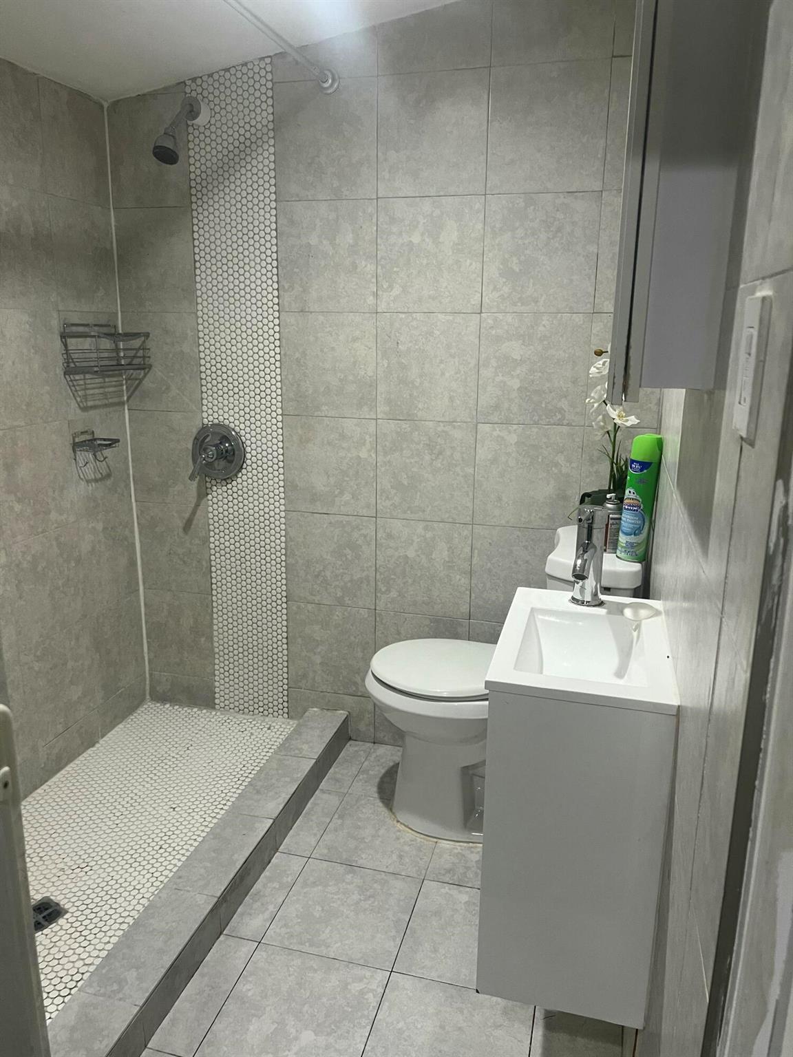 DRIFTWOOD PLAZA - Residential Lease