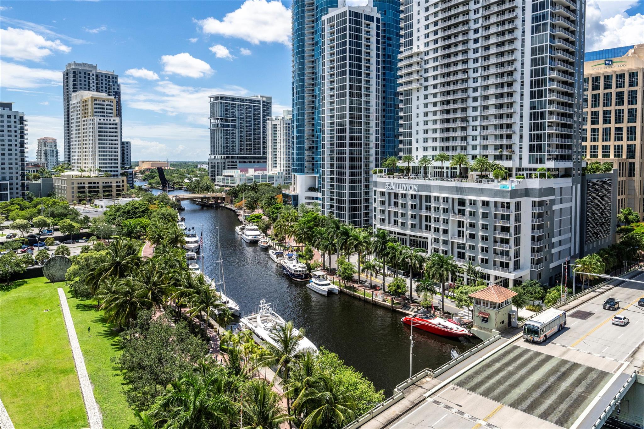 511 SE 5th Ave 1116