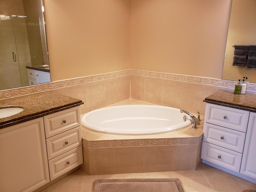 Harbour Isle at Hutchinson Island East - Residential