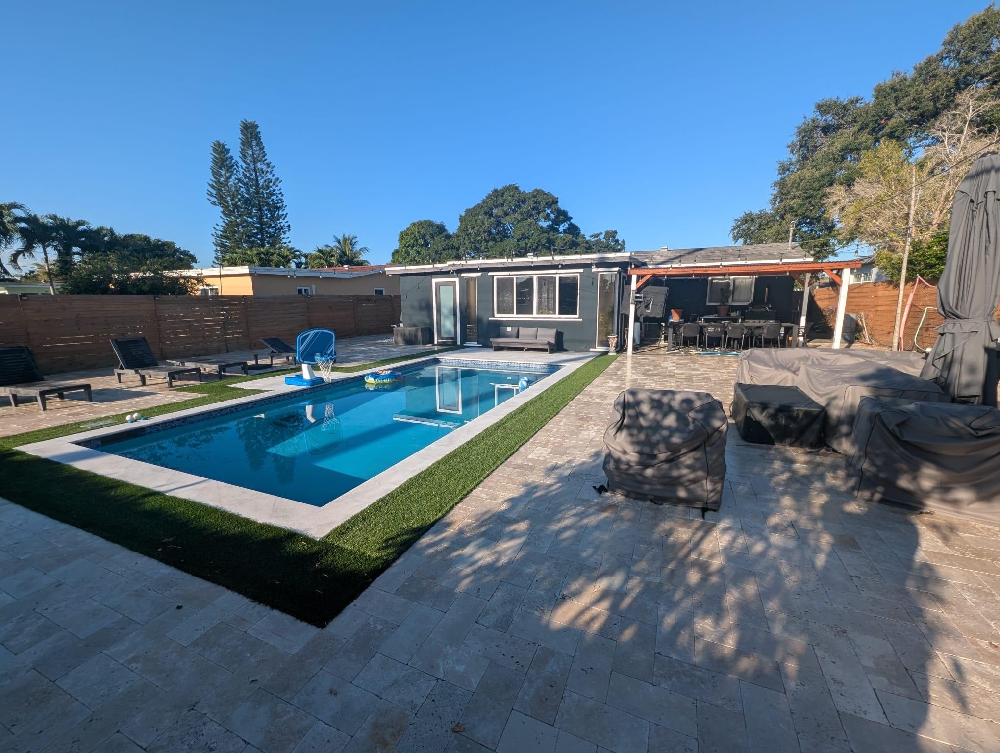 View photos, virtual tours, details... 1716 SW 43rd Ave