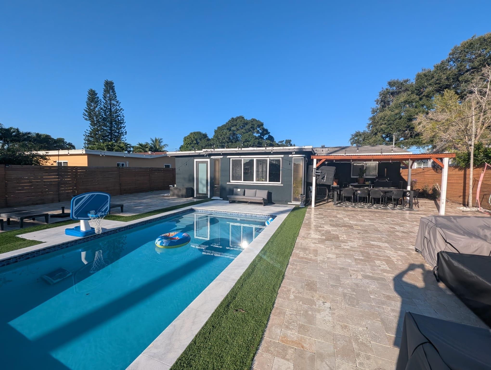 View photos, virtual tours, details... 1716 SW 43rd Ave