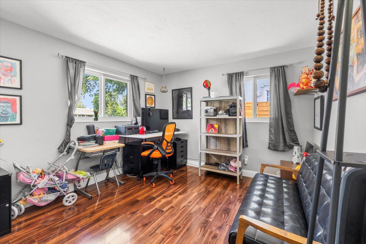 Floral Heights 1st Add 37 - Residential