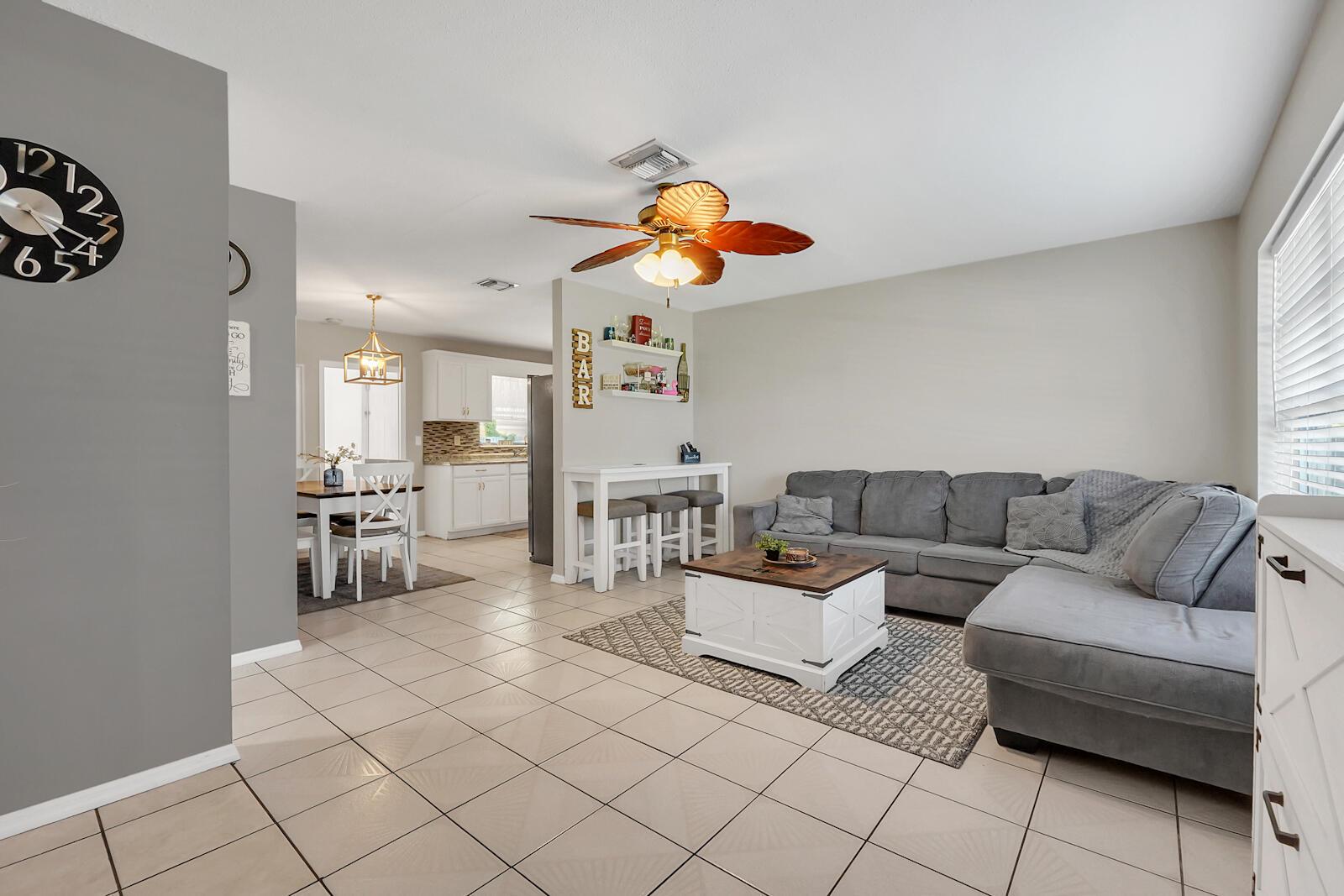 2609 Lakehaven Road