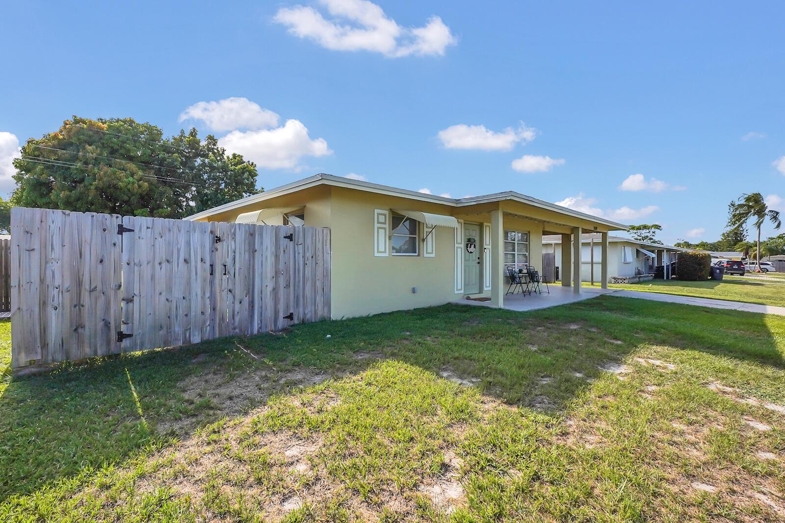 2609 Lakehaven Road
