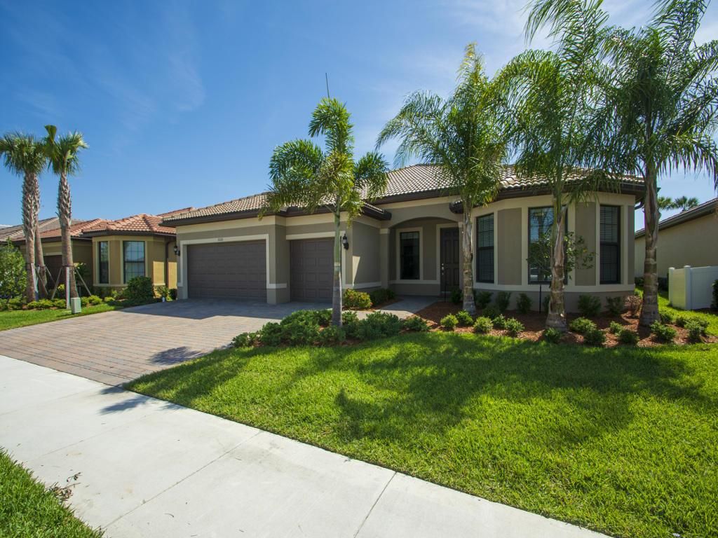 Photo of 5020 Monroe Circle, Vero Beach, FL 32967 (MLS # R10708880)