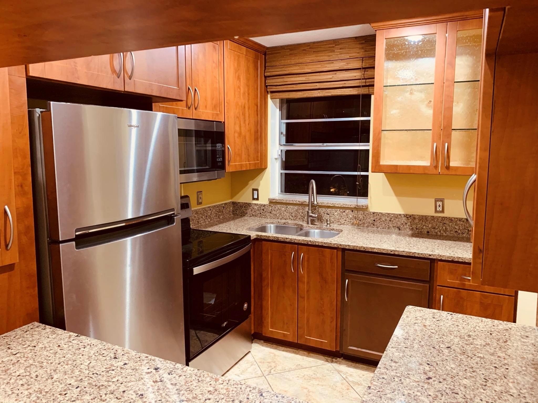 Completely remodeled and beautifully decorated 1 bedroom condo on the 4th floor with no one above you! This is the perfect rentall! You can't beat the location! Minutes from the most stunning beaches, great nightlife at City Place, the Kravis Center, Flagler & Norton Museums, the famous Breakers Hotel,Worth Avenue, Palm Beach Outlets, I95, PBI Airport, St. Mary's hospital. This is A MUST SEE!