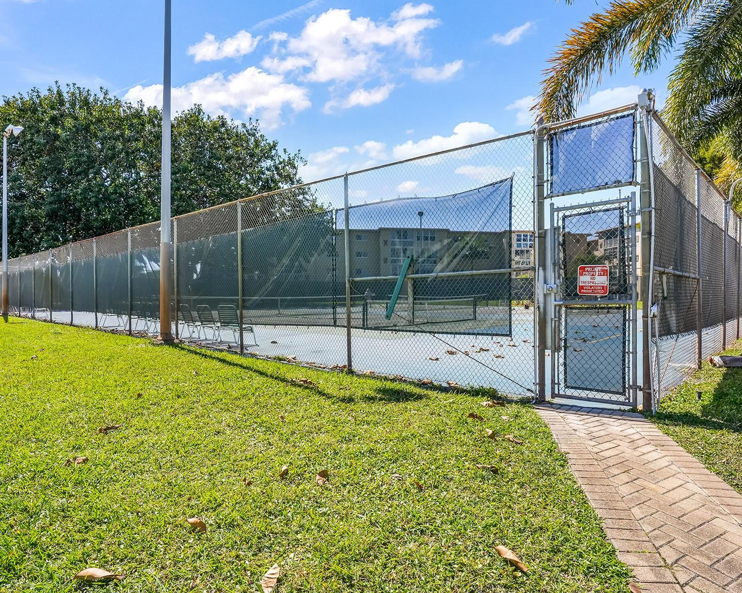 VILLAGE ROYALE GREENWOOD - Residential