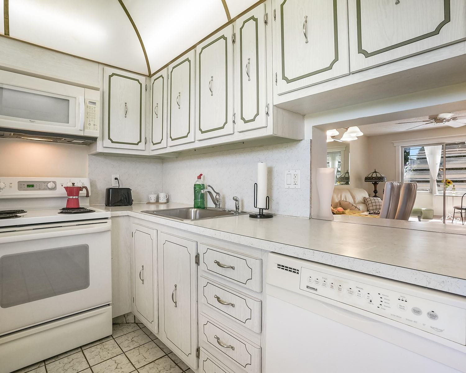 VILLAGE ROYALE GREENWOOD - Residential