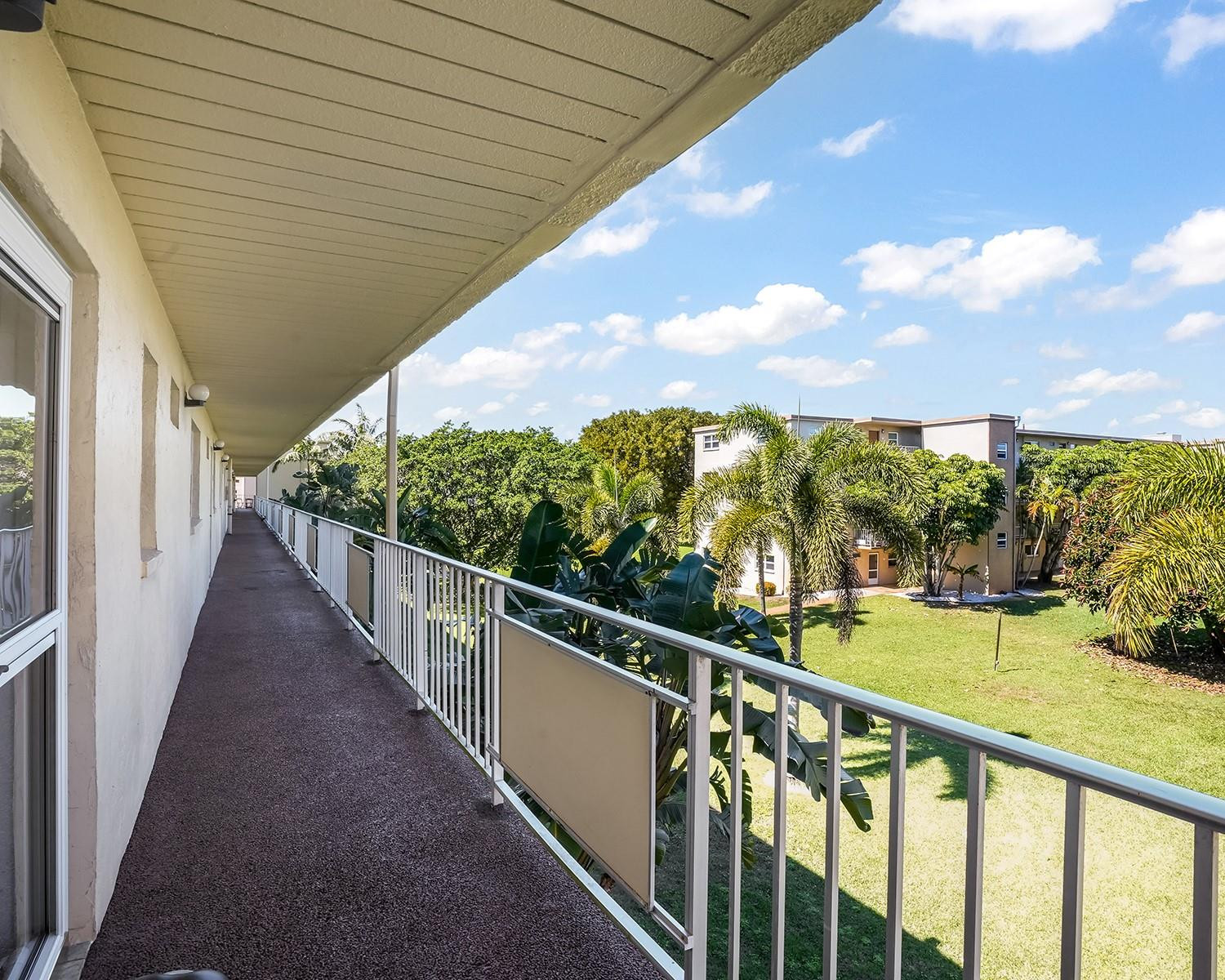 VILLAGE ROYALE GREENWOOD - Residential