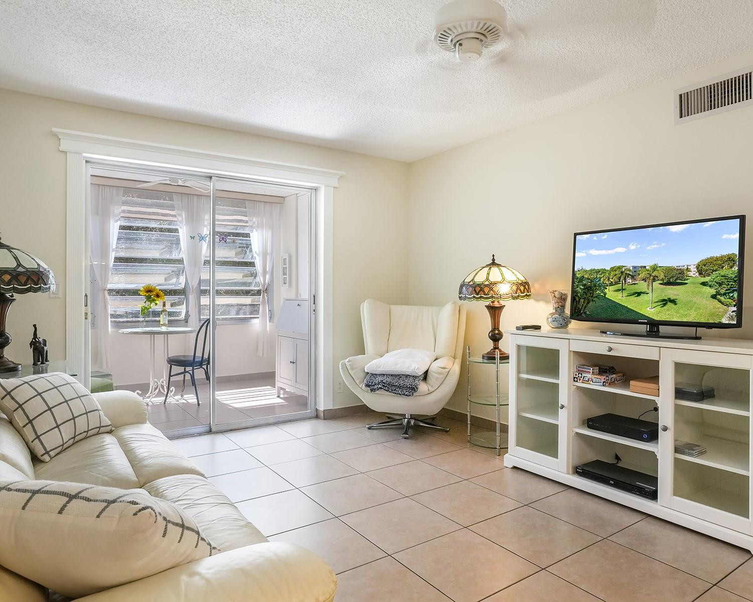 VILLAGE ROYALE GREENWOOD - Residential