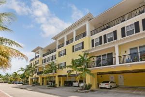 LATITUDE DELRAY BEACH CON - Residential