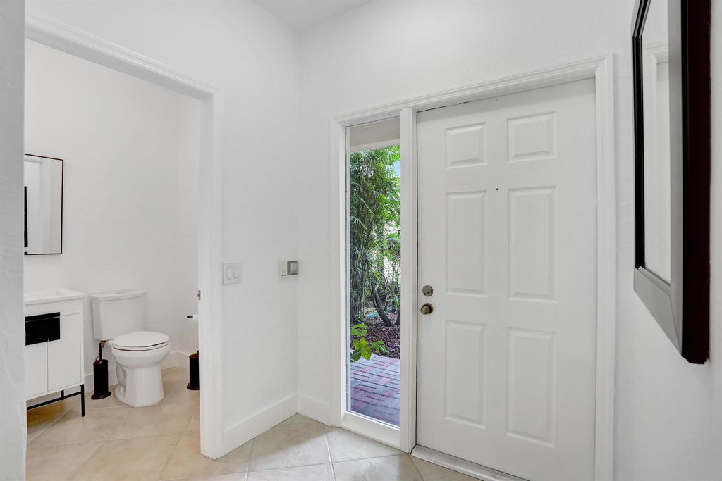 Photo of 6770 Via Regina, Boca Raton, FL 33433 (MLS # R11135080)