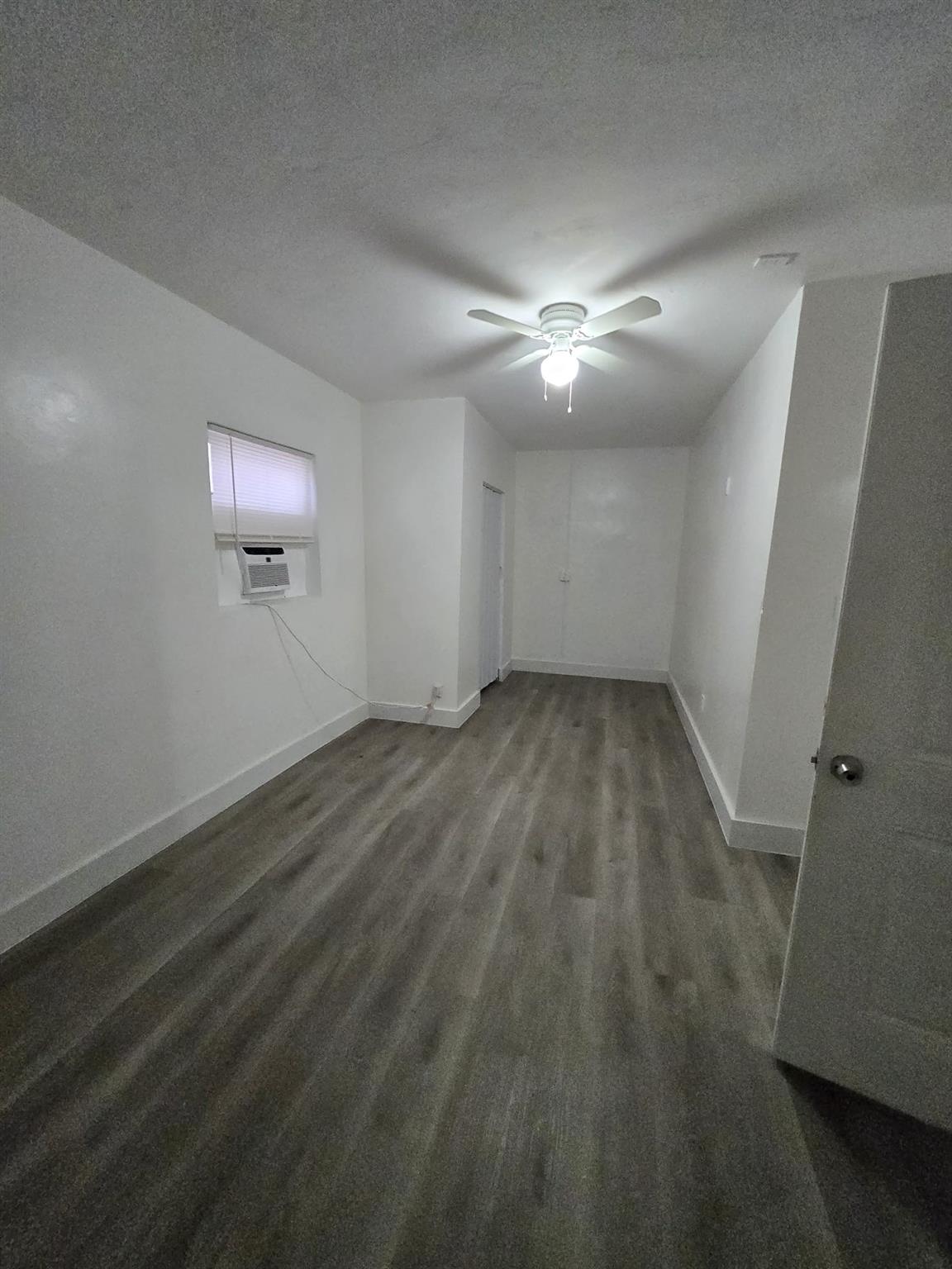 North Hollywood 4-1 B - Residential Lease